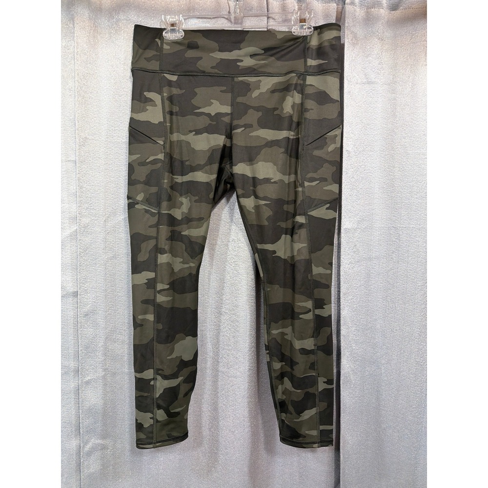 Athleta Camo Contender 7/8 Tight Green Camouflage Leggings Size L Pockets